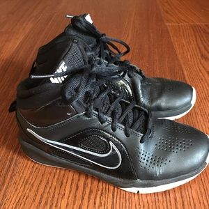 Nike youth basketball shoes size 4